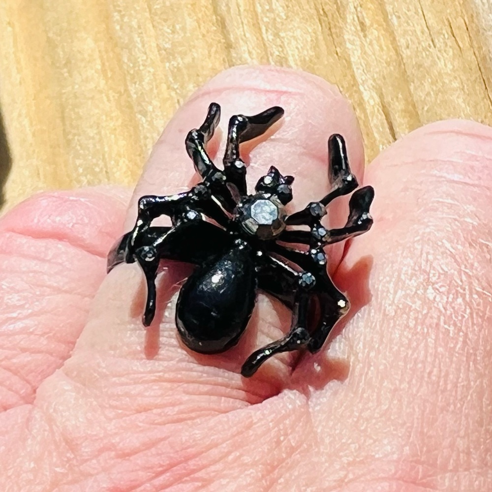 - Spider Black Gem Adorned Ring! NEW!